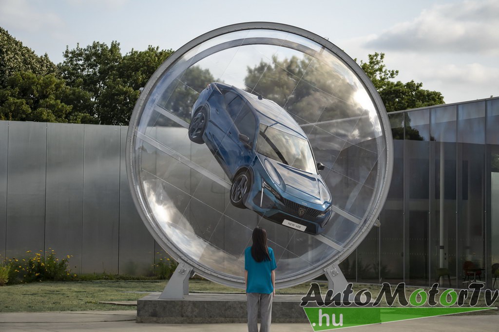 ÜVEGGÖMBBE ZÁRT PEUGEOT 408 : NEM GYŐZZÜK KAPKODNI A FEJÜNKET !