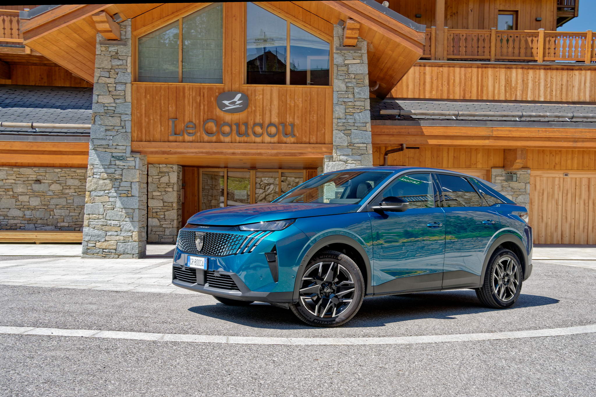 PEUGEOT 3008 HIBRID EURÓPA LEGHÍRSZERŰ ALPESI ÚTJÁN