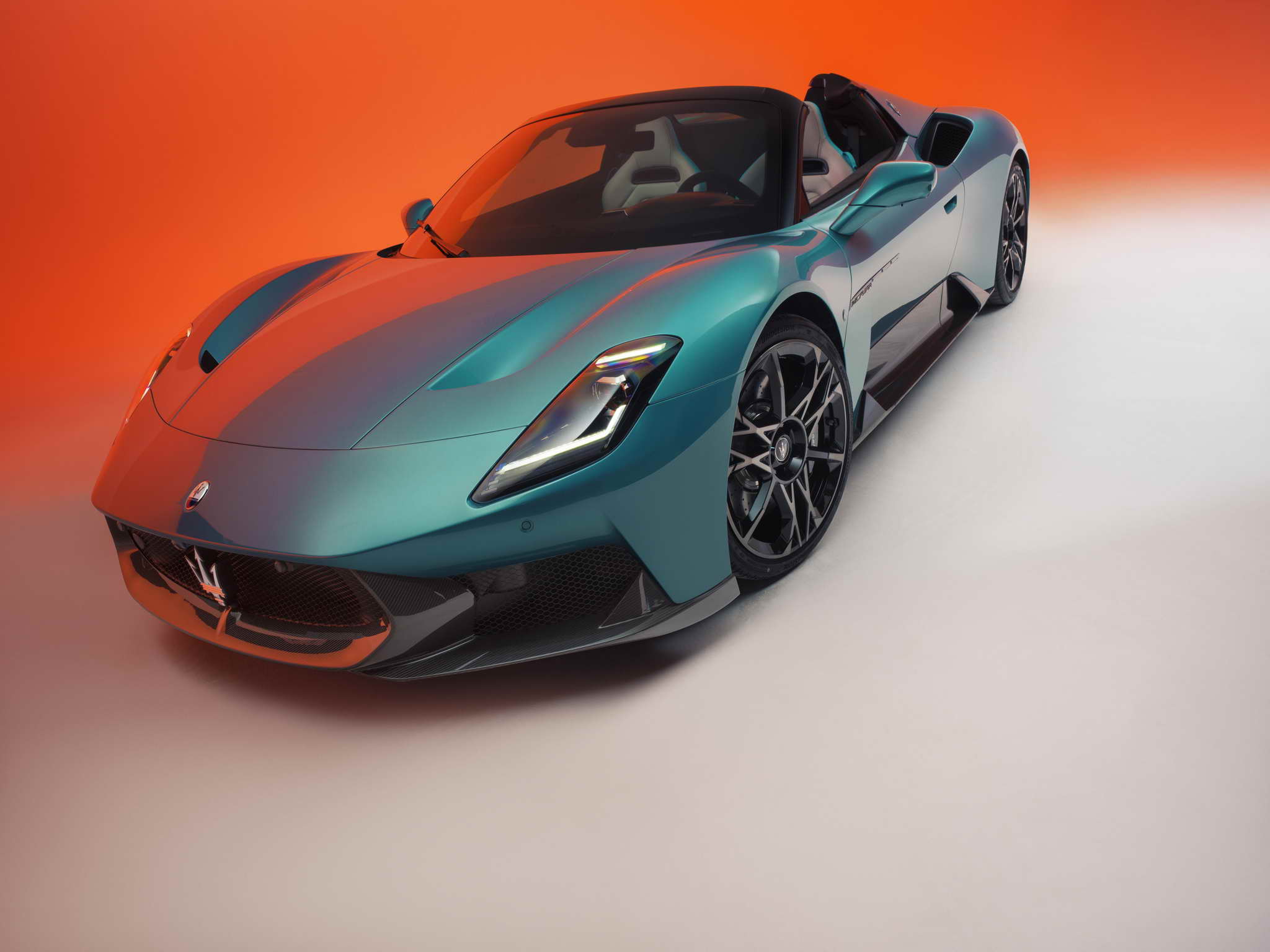 MCPURA DEBUTÁL OLASZORSZÁGBAN: A MASERATI KIEMEL A TORINÓI AUTÓSZALONON